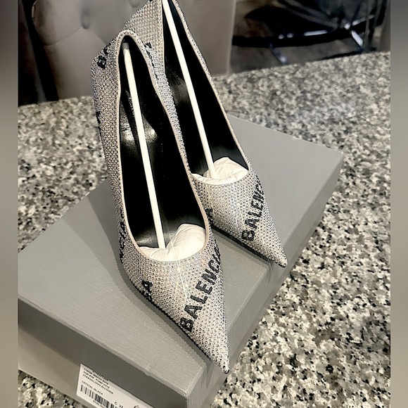 Authentic Balenciaga Rhinestones Embellished Pointed-Toe Pumps size 37 - Picture 4 of 13
